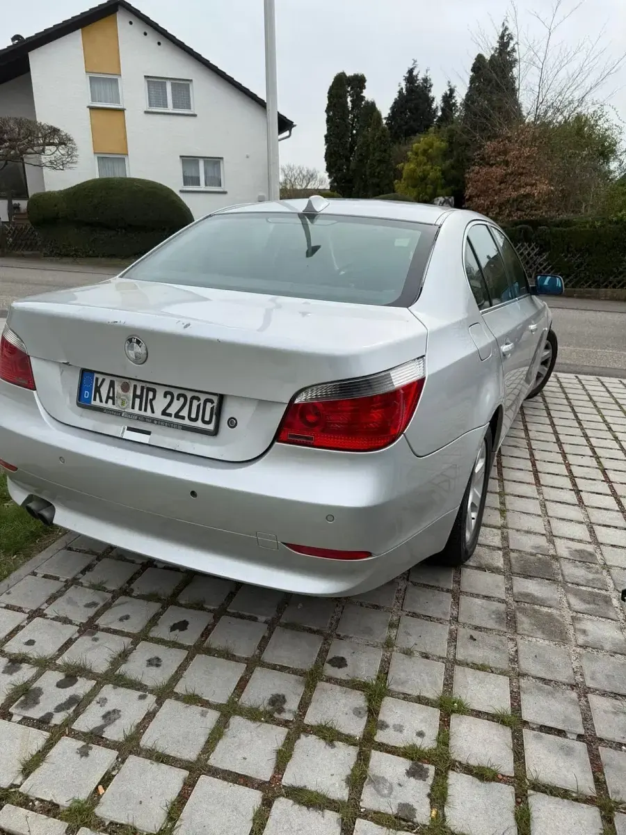 Gebraucht BMW 520 170 PS (125 kW) 2004 Silber Limousine