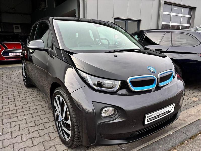 Grau Gebraucht 2015 BMW i3 Comfort Edition Kleinwagen | 11.900 € (Fairer Preis) - Bild 1/4