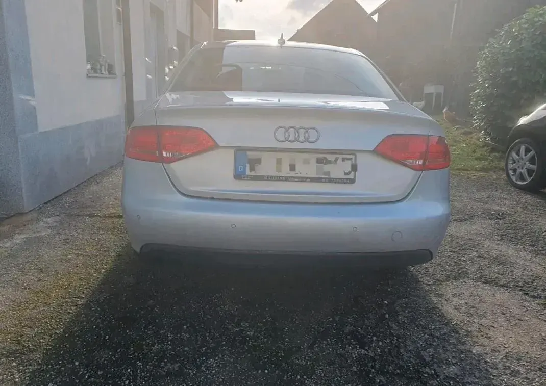 Używany Audi A4 2010 Srebrny Sedan/Limuzyna