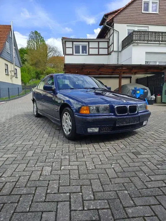 Gebraucht BMW 316 102 PS (75 kW) 1997 Blau Limousine