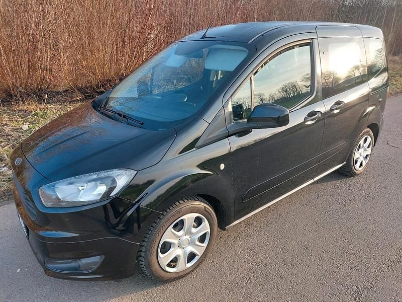 Schwarz Gebraucht 2018 Ford Tourneo Courier Van / Kleinbus | 7.900 € (Guter Preis) - Bild 1/4