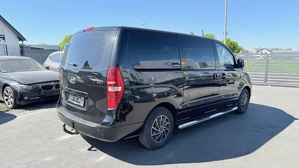 Gebraucht Hyundai H-1 Comfort 170 PS (125 kW) 2011 Schwarz Van / Kleinbus