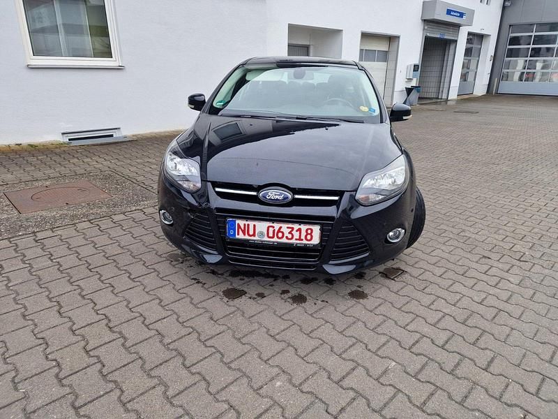 Gebraucht Ford Focus Titanium 115 PS (84 kW) 2014 Schwarz Kombi