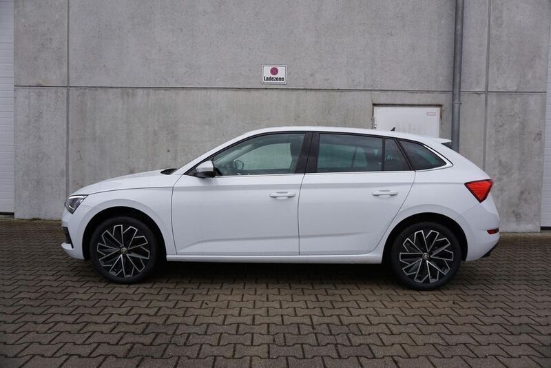 Gebraucht Skoda Scala Style 110 PS (80 kW) 2023 Moon weiß Kleinwagen