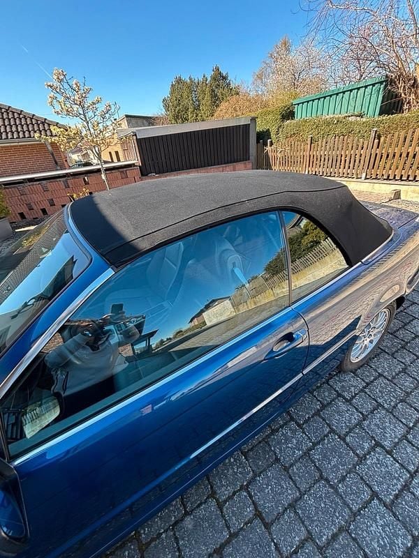 Gebraucht BMW 320 Cabriolet 170 PS (125 kW) 2003 Blau Cabrio