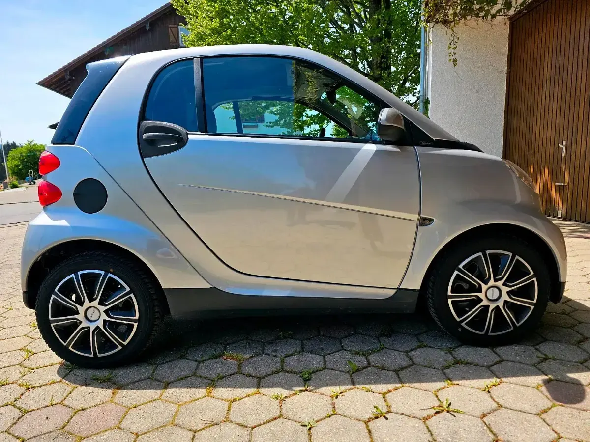 Gebraucht Smart ForTwo Coupé Passion 45 PS (33 kW) 2009 Silber Coupé