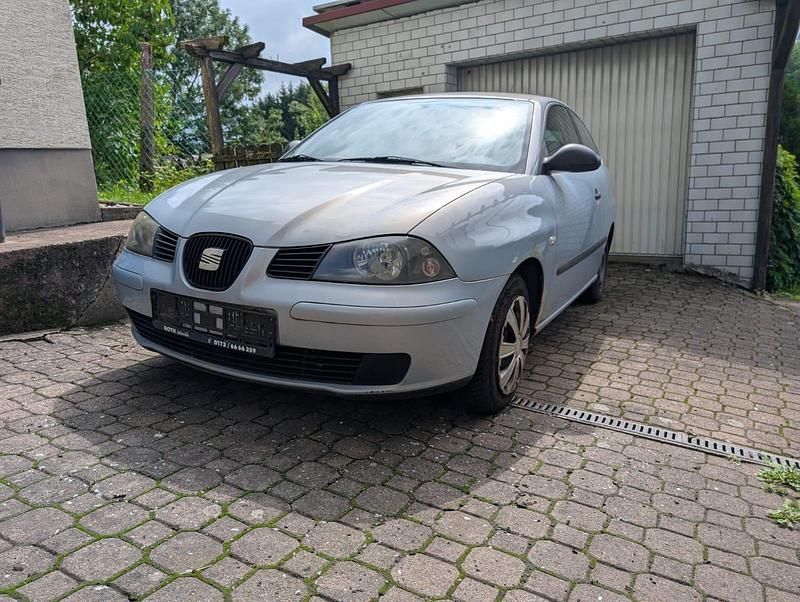 Blau Gebraucht 2003 Seat Ibiza Limousine | 600 € (Guter Preis) - Bild 1/3