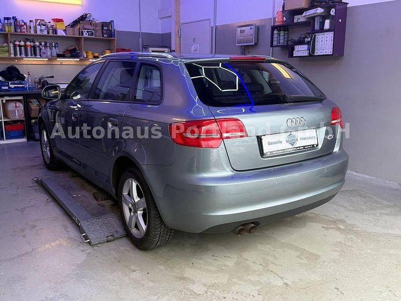 Gebraucht Audi A3 Ambiente 160 PS (117 kW) 2009 Grau Kleinwagen