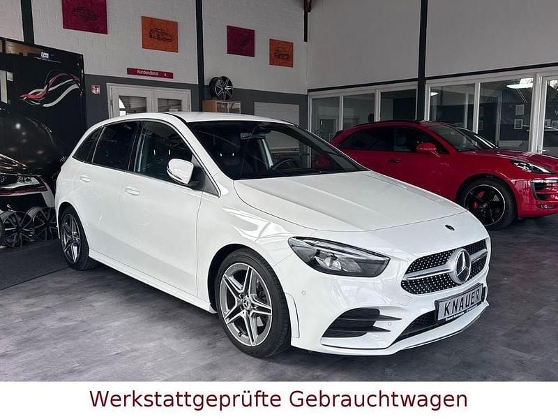 Polarweiss Gebraucht 2020 Mercedes B200 AMG line Van / Kleinbus | 19.300 € (Guter Preis) - Bild 1/4