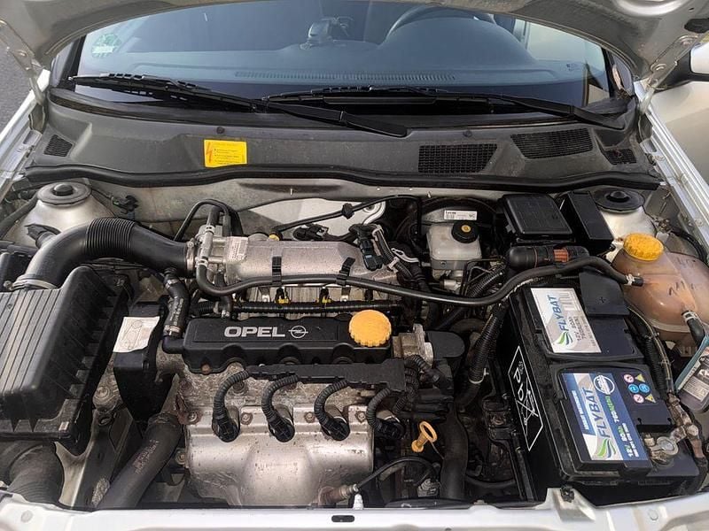 Gebraucht Opel Astra Comfort 84 PS (61 kW) 2001 Silber Limousine