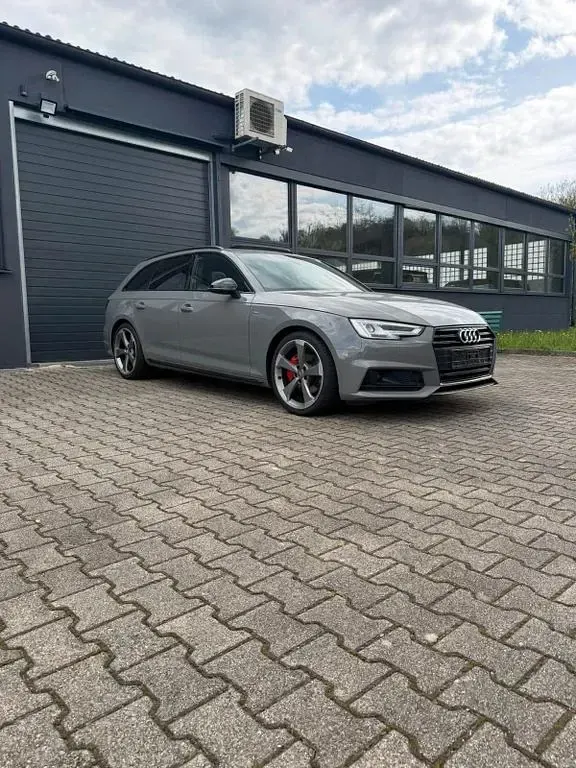 Gebraucht Audi A4 Sport 190 PS (139 kW) 2018 Grau Kombi