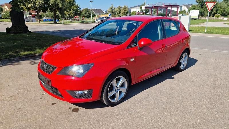Rot Gebraucht 2015 Seat Ibiza FR Limousine | 7.899 € (Fairer Preis) - Bild 1/4