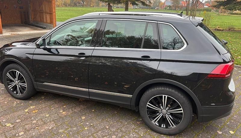 Gebraucht VW Tiguan Comfortline 150 PS (110 kW) 2016 Schwarz SUV