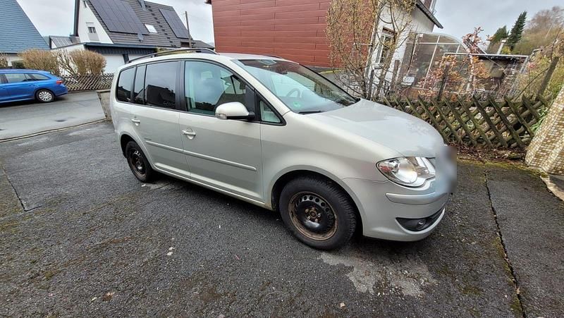 Gebraucht VW Touran 105 PS (77 kW) 2009 Silber Van / Kleinbus
