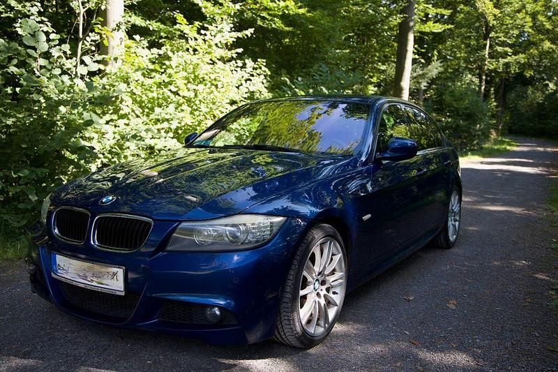 Gebraucht BMW 320 M Sport 177 PS (130 kW) 2010 Blau Limousine