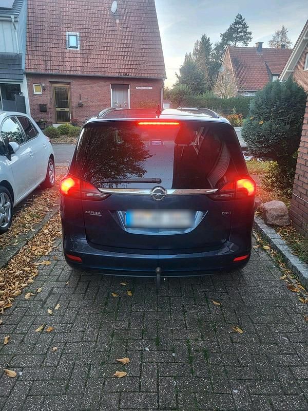 Blau Gebraucht 2012 Opel Zafira Tourer Van / Kleinbus | 4.999 € (Superpreis) - Bild 1/4