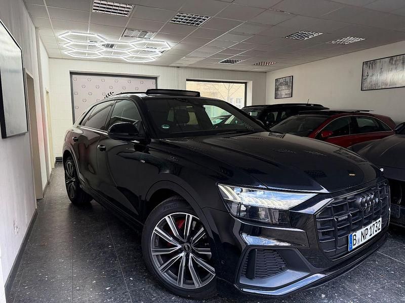 Gebraucht Audi Q8 S-Line 286 PS (210 kW) 2022 Mythosschwarz SUV