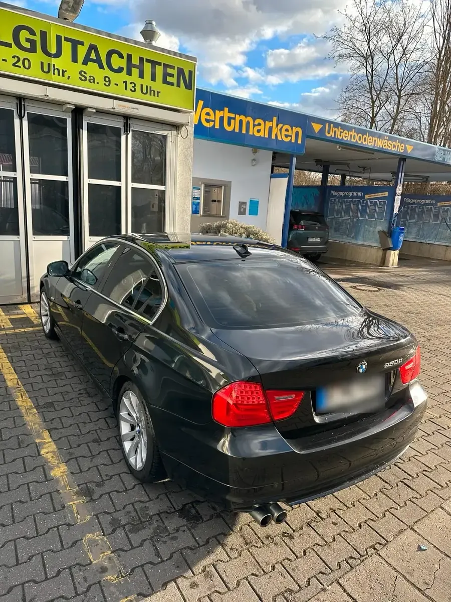 Gebraucht BMW 330 245 PS (180 kW) 2009 Schwarz Limousine