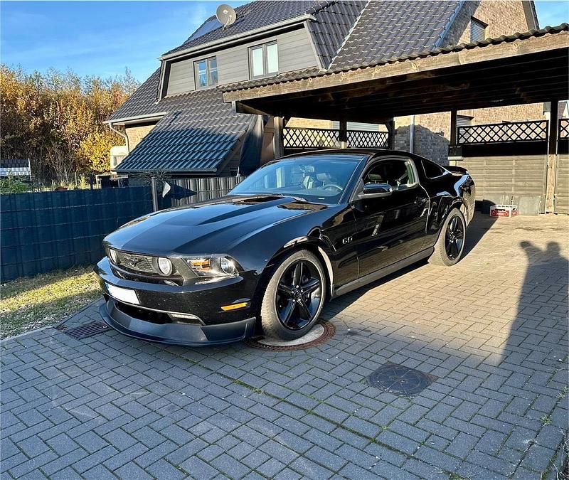 Schwarz Gebraucht 2012 Ford Mustang GT Premium Coupé | 20.200 € (Fairer Preis) - Bild 1/4