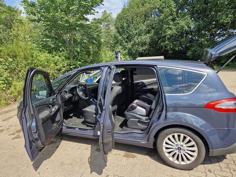 Blau Gebraucht 2012 Ford S-MAX S Van / Kleinbus | 10.000 € (Etwas zu teuer) - Bild 1/4