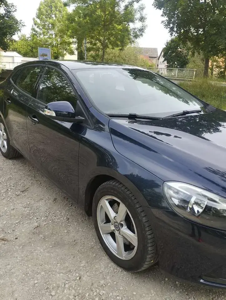 Gebraucht Volvo V40 120 PS (88 kW) 2015 Limousine