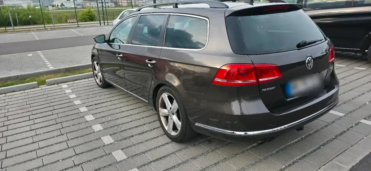 Gebraucht VW Passat 140 PS (102 kW) 2013 Grau Kombi