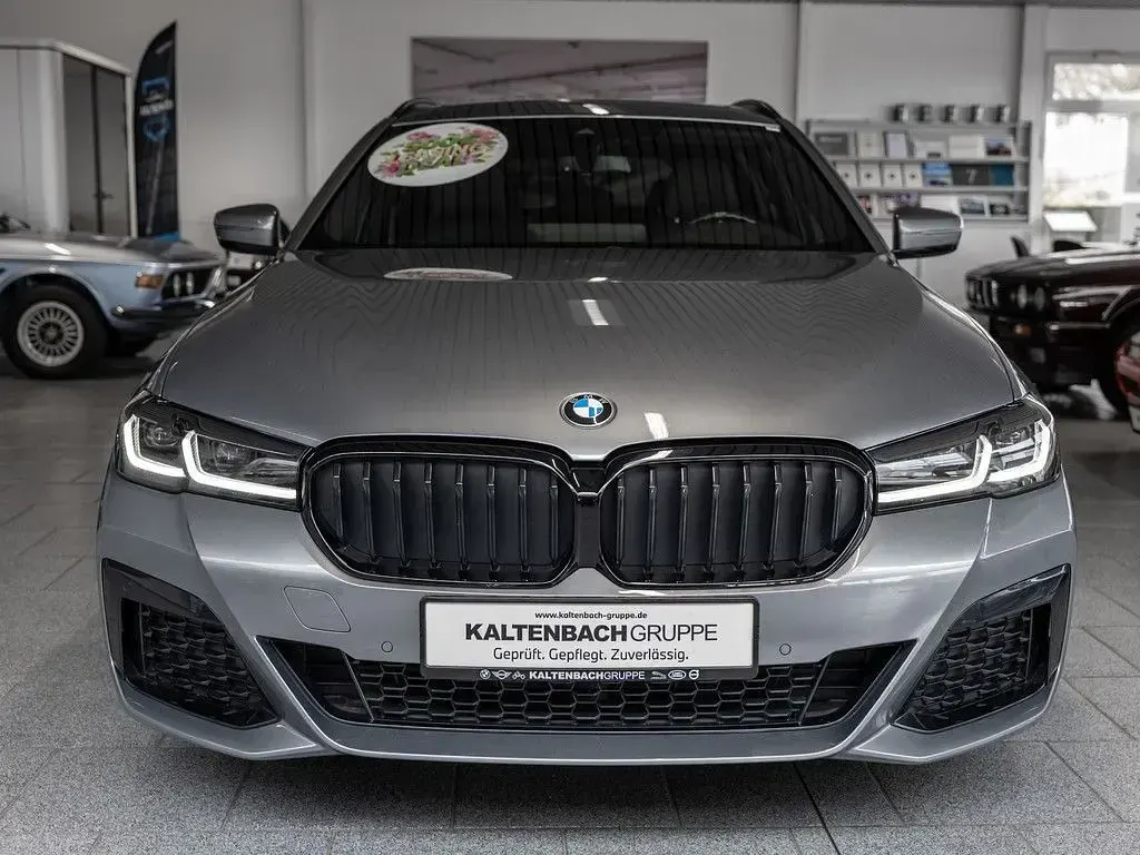 Gebraucht BMW 540 M Sport 340 PS (250 kW) 2023 Skyscraper grau Kombi
