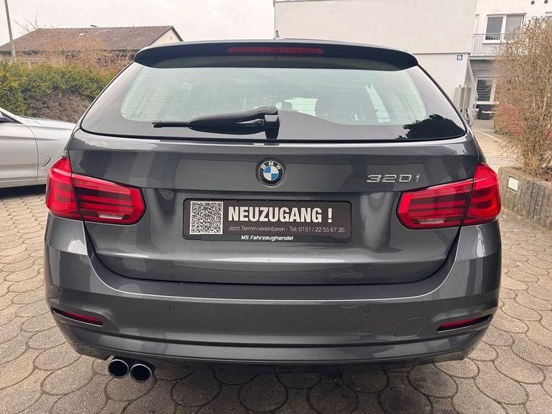 Gebraucht BMW 320 Advantage 184 PS (135 kW) 2018 Grau Kombi
