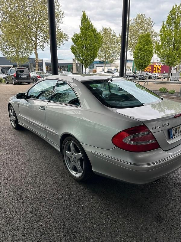 Gebraucht Mercedes CLK320 Avantgarde 220 PS (161 kW) 2005 Silber Coupé