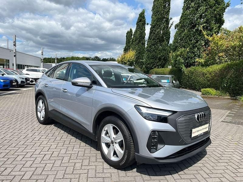 Gebraucht Audi Q4 Sportback e-tron Basis 125 kW (170 PS) 2022 Silber SUV