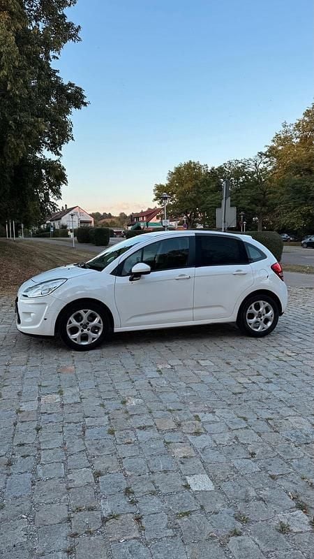 Weiß Gebraucht 2012 Citroën C3 Kleinwagen | 3.500 € (Fairer Preis) - Bild 1/4