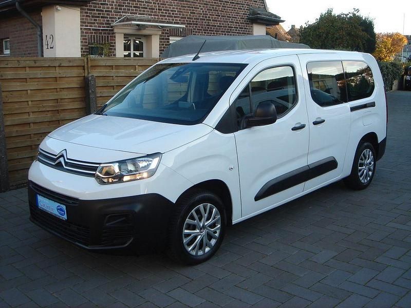 Polarweiss Gebraucht 2023 Citroën Berlingo PureTech Van / Kleinbus | 20.980 € (Fairer Preis) - Bild 1/4