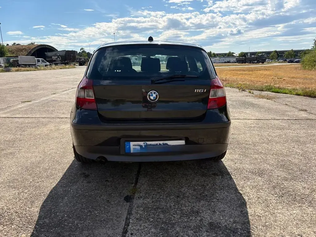 Gebraucht BMW 116 116 PS (85 kW) 2005 Schwarz Kleinwagen