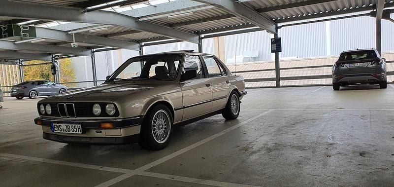 Gebraucht BMW 325 122 PS (89 kW) 1985 Beige Limousine