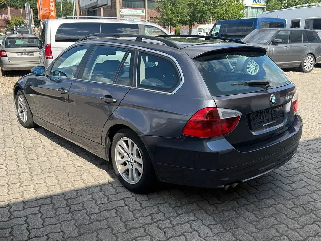 Gebraucht BMW 325 Advantage 218 PS (160 kW) 2006 Grau Kombi