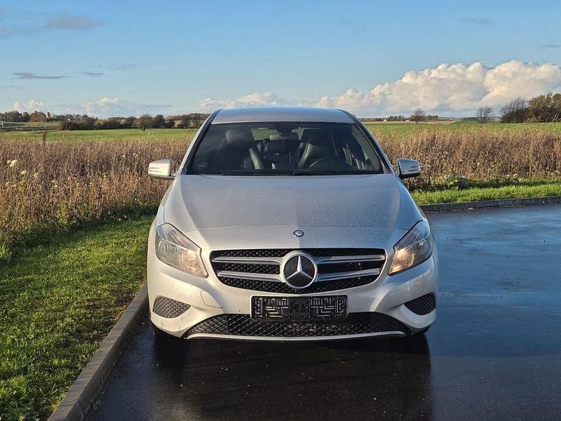 Gebraucht Mercedes A200 136 PS (100 kW) 2012 Silber Limousine