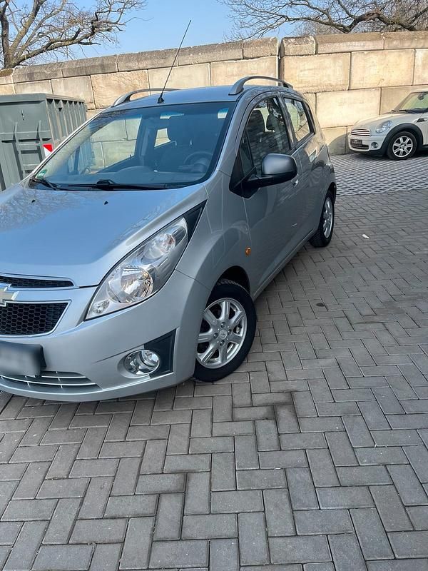 Gebraucht Chevrolet Spark 65 PS (47 kW) 2011 Silber Kleinwagen