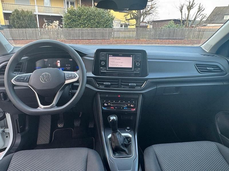 Gebraucht VW T-Roc Basis 110 PS (80 kW) 2022 Pure white SUV