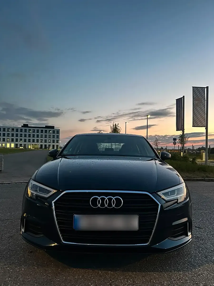 Gebraucht Audi A3 116 PS (85 kW) 2018 Blau Limousine