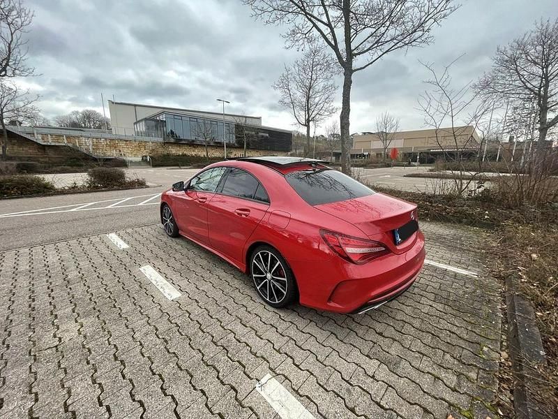 Gebraucht Mercedes CLA250 218 PS (160 kW) 2017 Rot Limousine