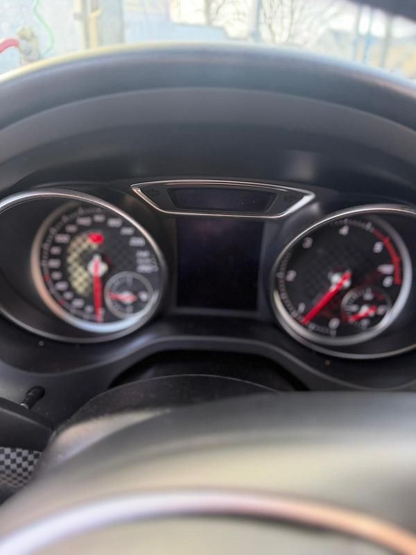 Gebraucht Mercedes A200 136 PS (100 kW) 2017 Weiß Kleinwagen