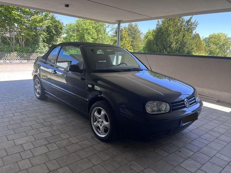 Gebraucht VW Golf Conceptline 116 PS (85 kW) 2003 Schwarz Cabrio