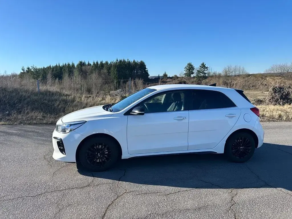 Gebraucht Kia Rio GT-Line 120 PS (88 kW) 2019 Schwarz Limousine