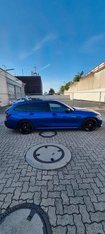 Gebraucht BMW 320 M Sport 190 PS (139 kW) 2020 Blau Kombi