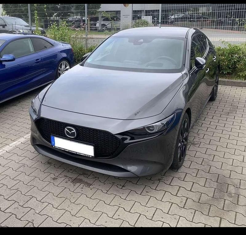 Grau Gebraucht 2021 Mazda 3 Selection Limousine | 28.000 € (Teuer) - Bild 1/1