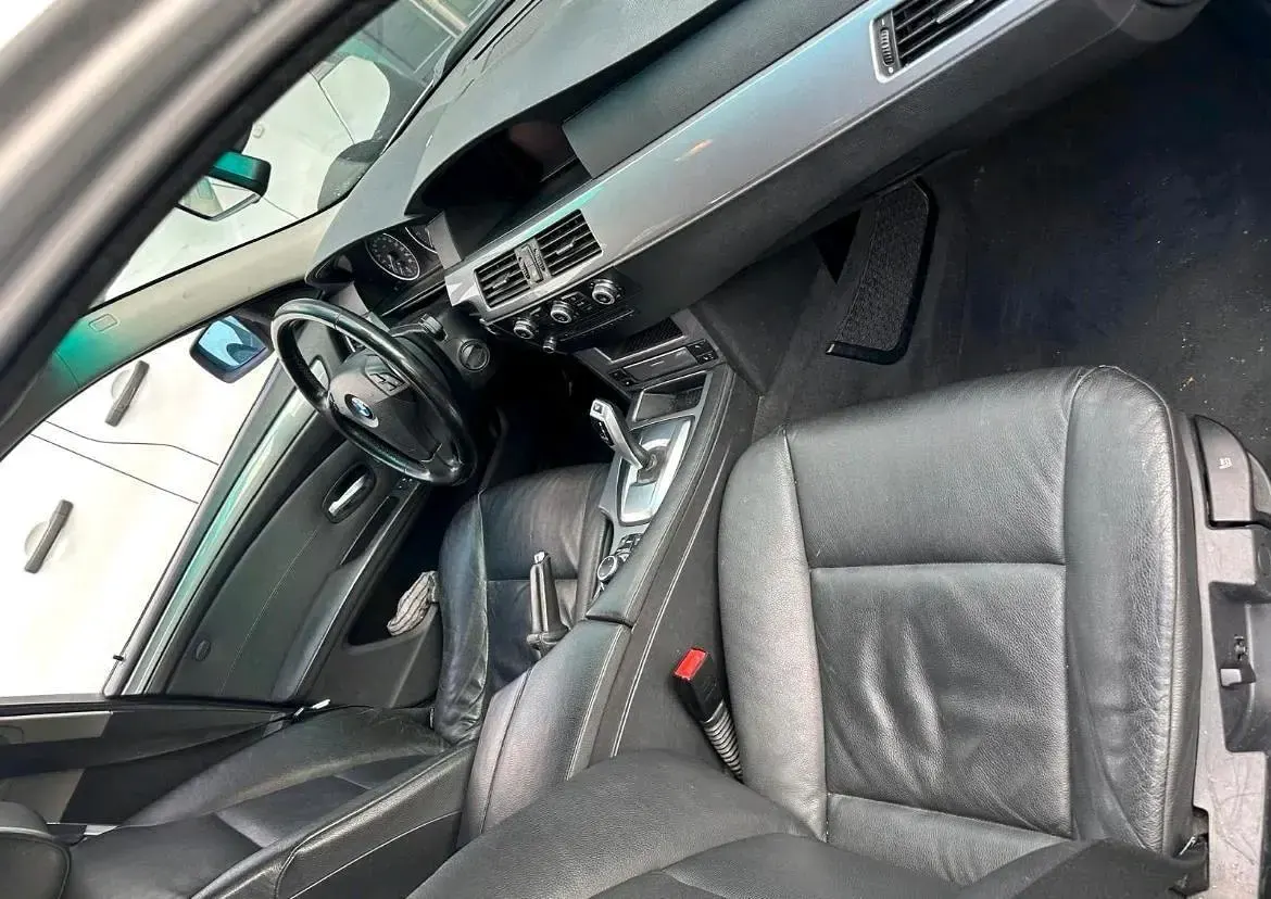Gebraucht BMW 520 177 PS (130 kW) 2008 Silber Limousine