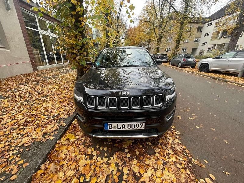 Gebraucht Jeep Compass Limited 150 PS (110 kW) 2020 Schwarz SUV