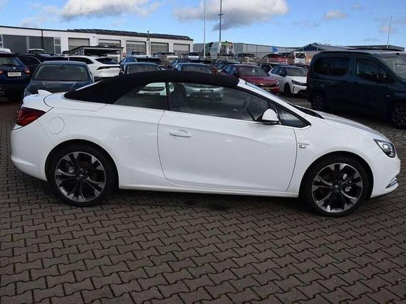 Gebraucht Opel Cascada Ultimate 140 PS (102 kW) 2018 Schneeweiß Cabrio