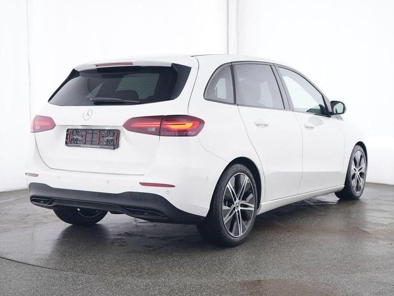 Gebraucht Mercedes B200 Progressive 150 PS (110 kW) 2025 Polarweiß Van / Kleinbus