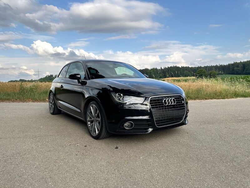 Schwarz Gebraucht 2011 Audi A1 Ambiente Kleinwagen | 9.750 € (Fairer Preis) - Bild 1/4